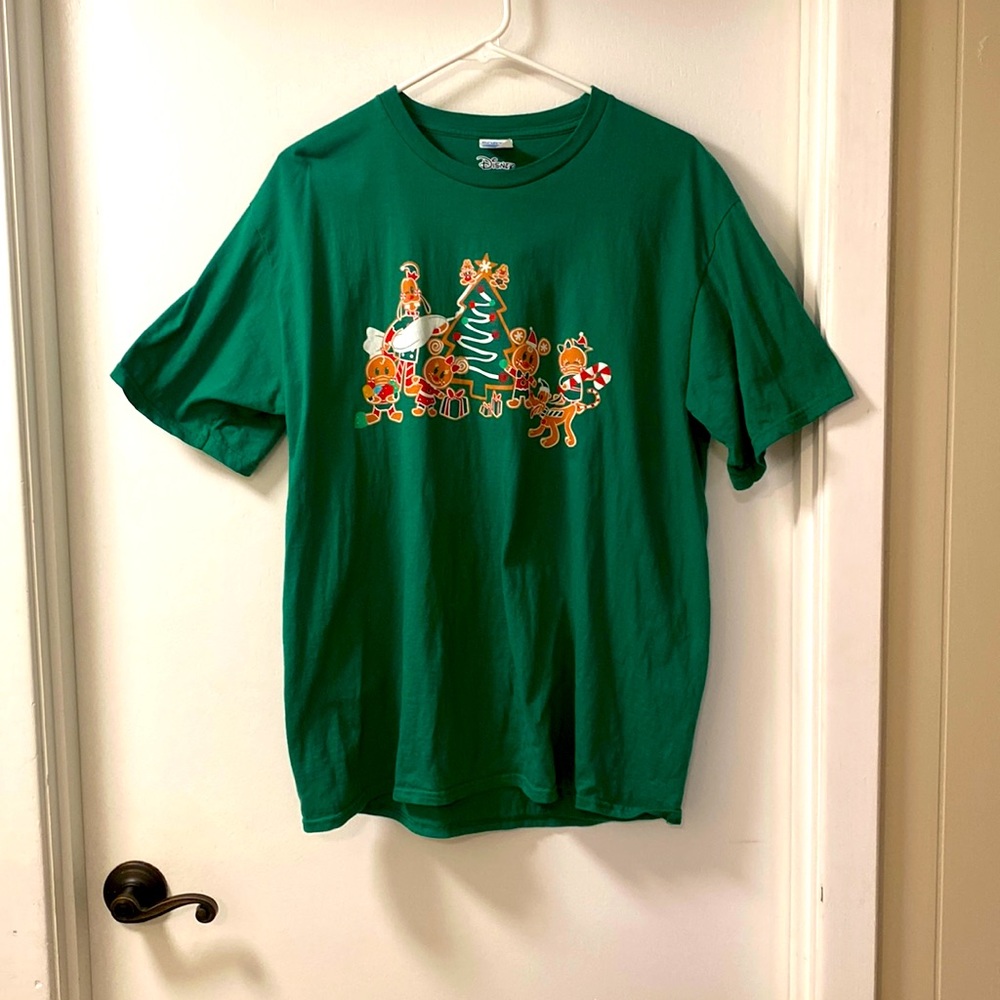 (L) Disney Brand Christmas Shirt